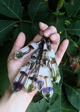 Load image into Gallery viewer, Glow in the Dark Mushroom Crystal Necklace