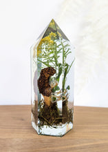 Load image into Gallery viewer, Large - Yellow Morel with Goldenrod **Light Base Not Included

