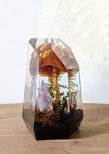 Load image into Gallery viewer, Extra Large -White Dapperling w/ Amethyst
