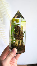 Load and play video in Gallery viewer, Large - Yellow Morel with Goldenrod (slight color leach) **Light Base Not Included
