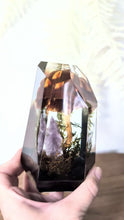 Load and play video in Gallery viewer, Extra Large -White Dapperling w/ Amethyst
