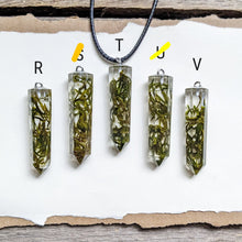 Load image into Gallery viewer, Moss Resin Crystal Point Necklace with Cord
