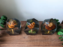 Load image into Gallery viewer, Tabletop Resin Crystal - Small - &quot;Faux&quot; Inky Cap
