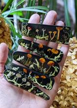 Load image into Gallery viewer, Barrettes - Black
